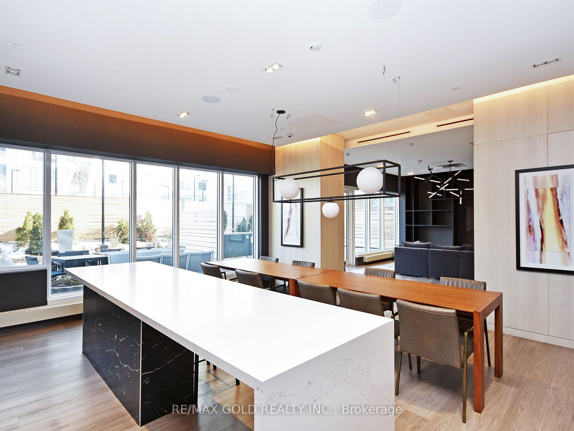 #3705 - 4065 Confederation Parkway Property Photo 27
