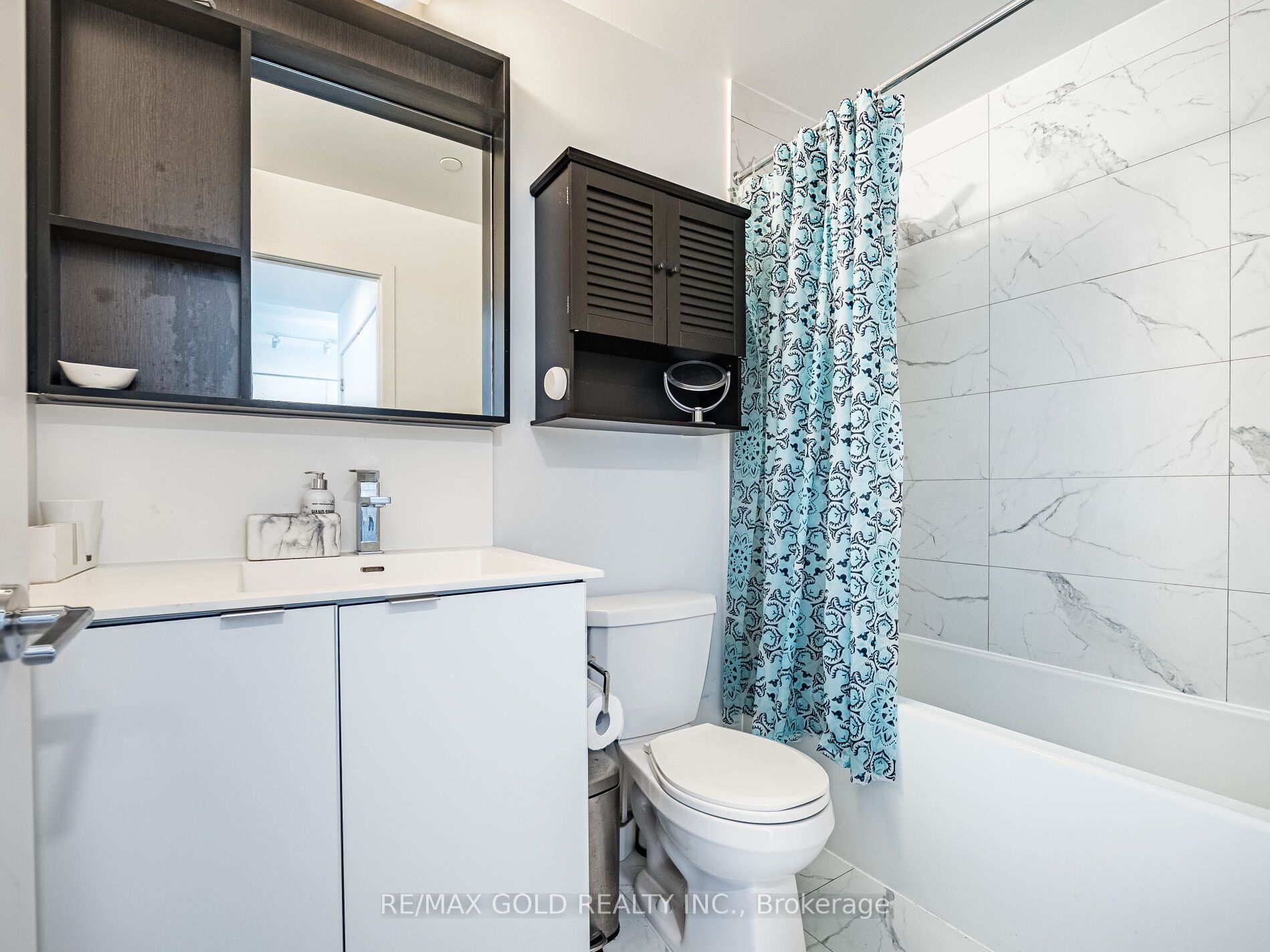 #3705 - 4065 Confederation Parkway Property Photo 42