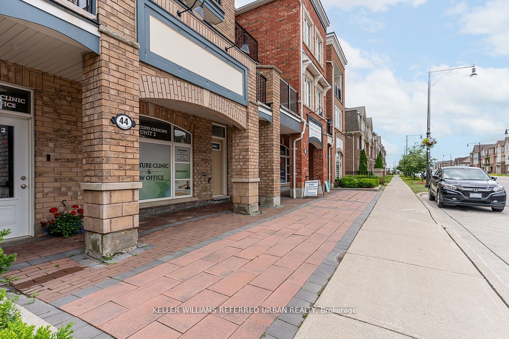 44 Baycliffe Cres Property Photo 4
