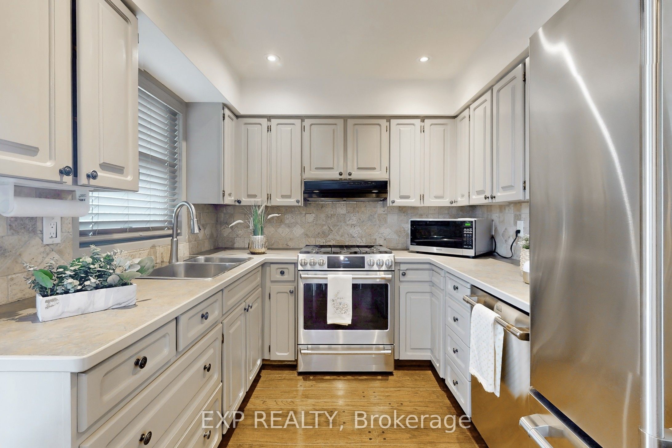 5 Lockton Crescent Property Photo 12