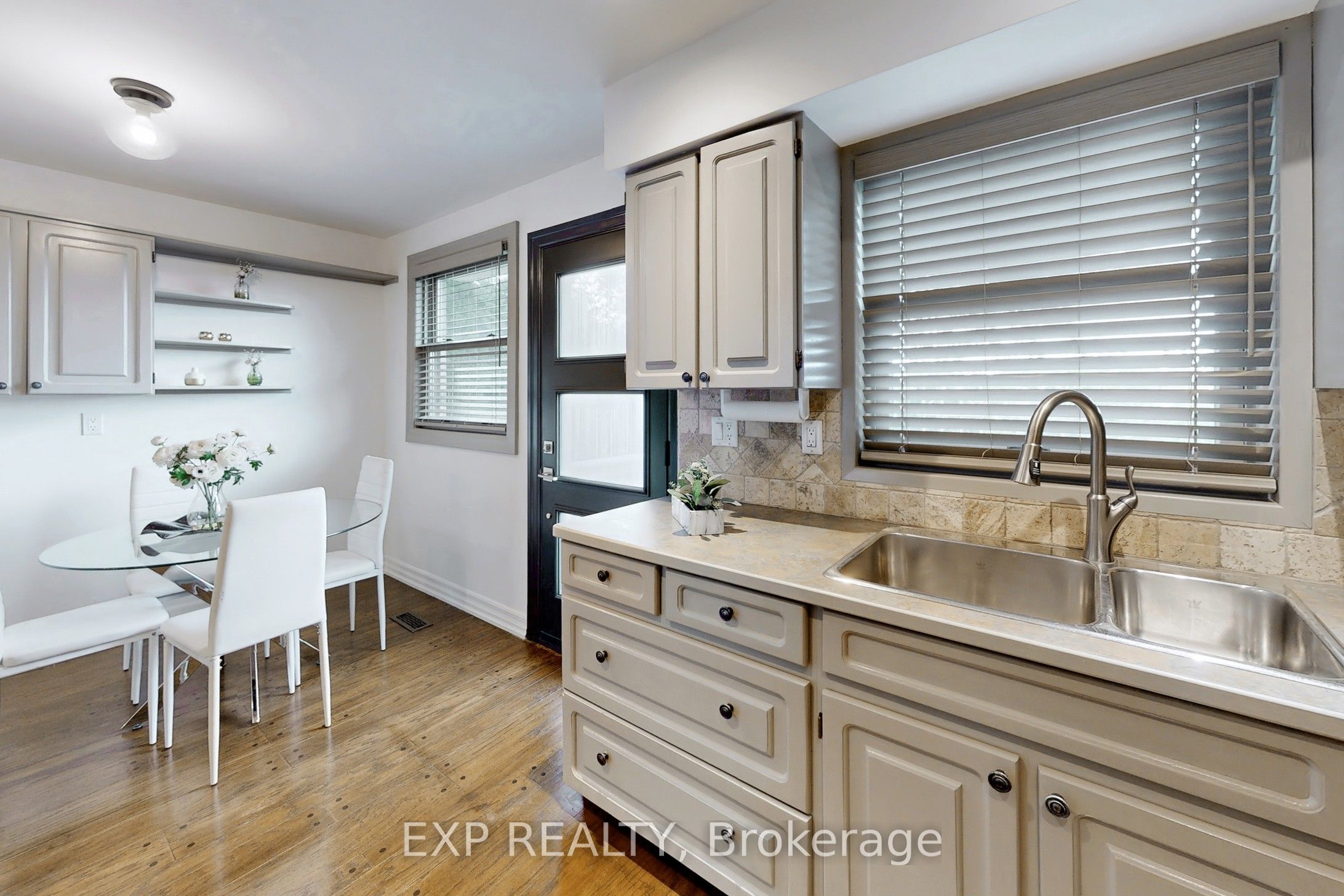 5 Lockton Crescent Property Photo 15