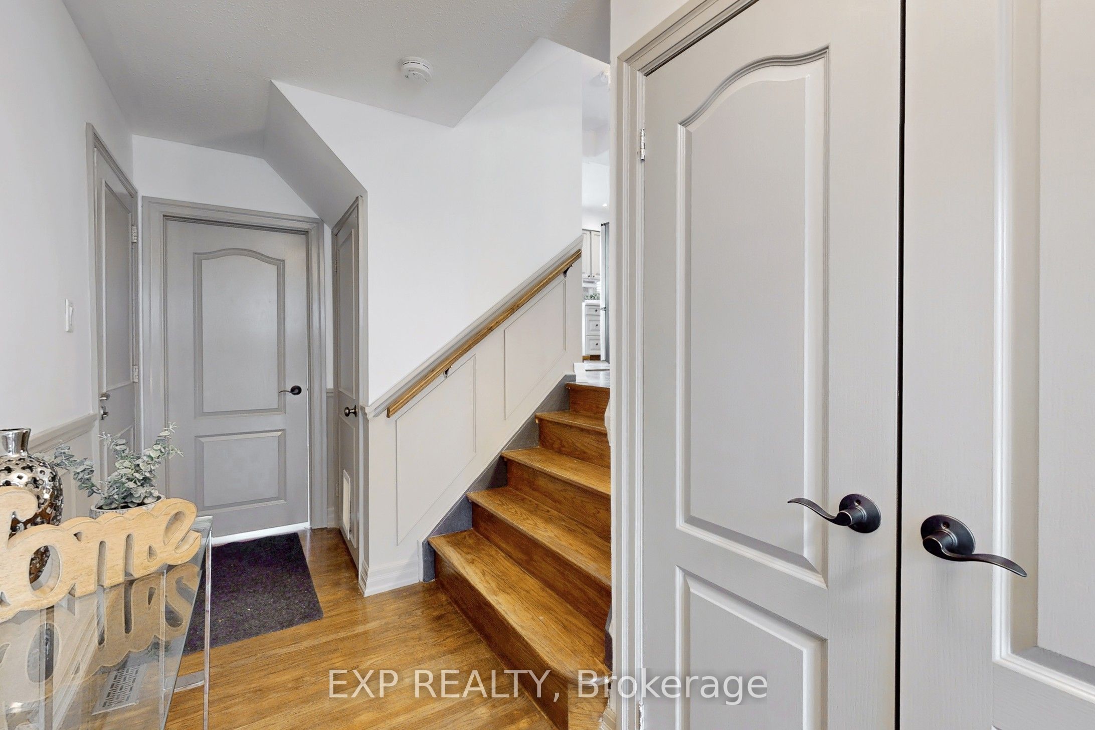 5 Lockton Crescent Property Photo 28