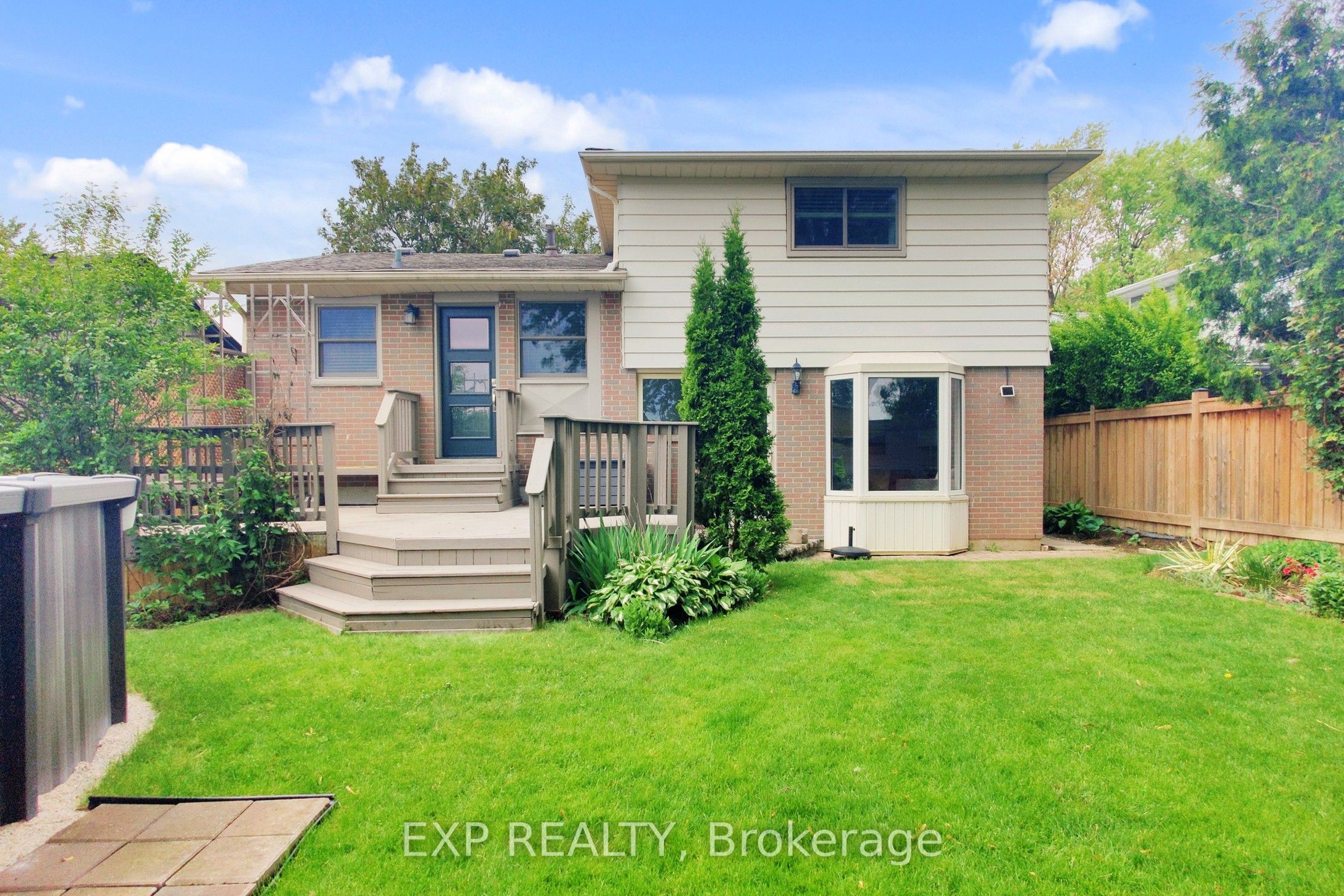 5 Lockton Crescent Property Photo 38