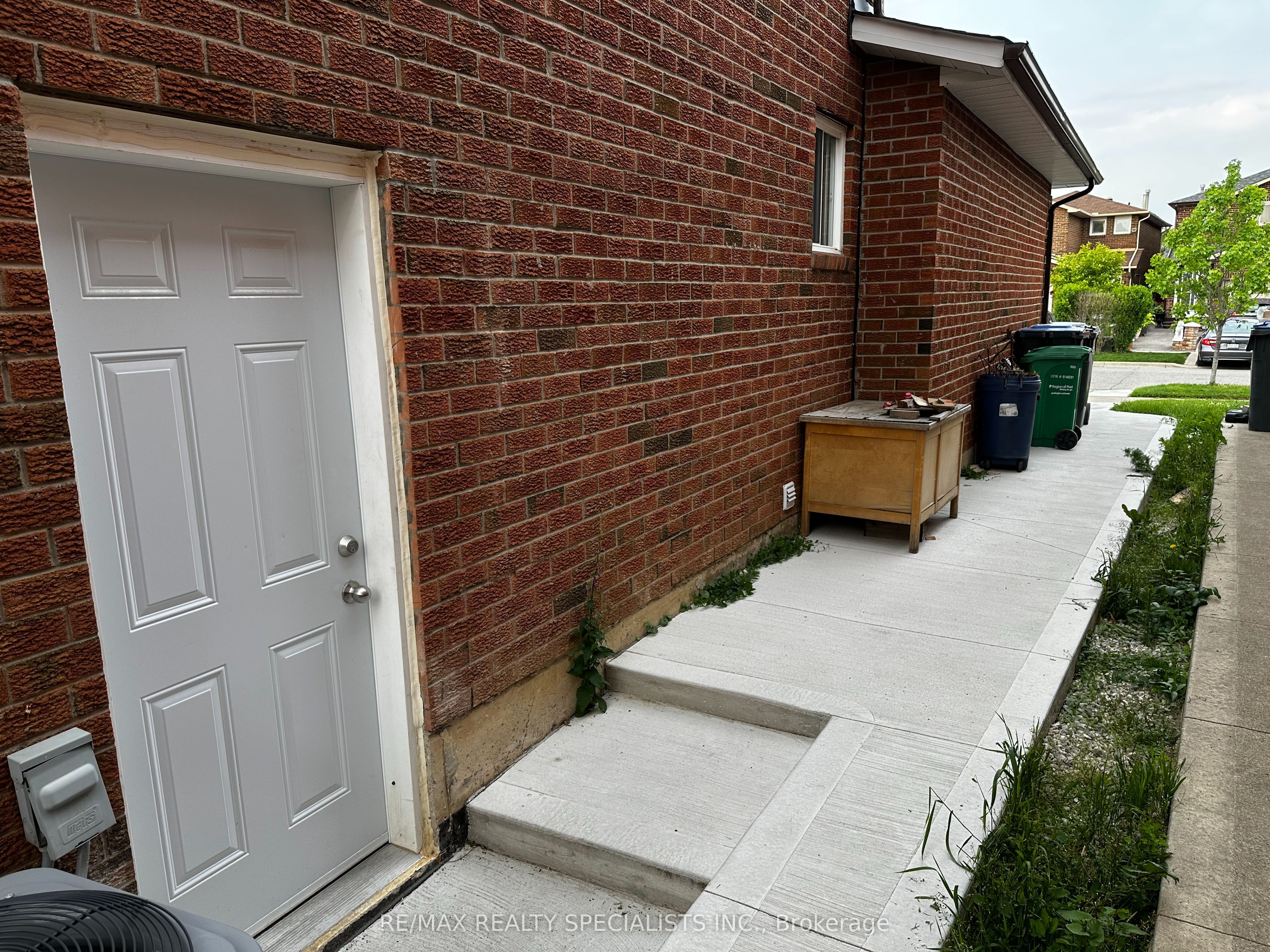 48 Metzak Drive Lower Property Photo 2