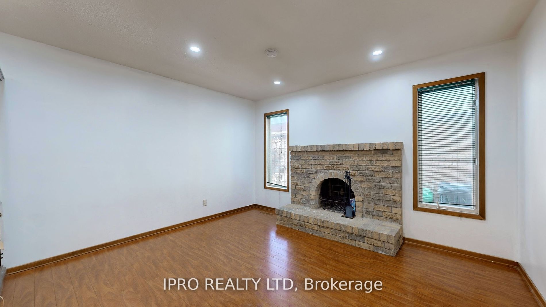 32 Dafoe Crescent Property Photo 4