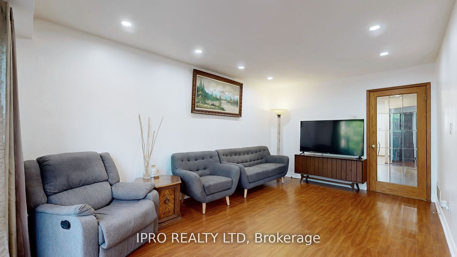 32 Dafoe Crescent Property Photo 7