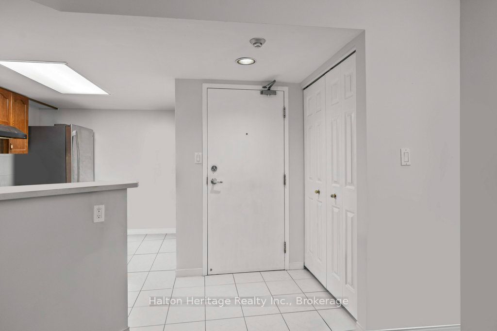3499 Upper Middle Road 210 Property Photo 11