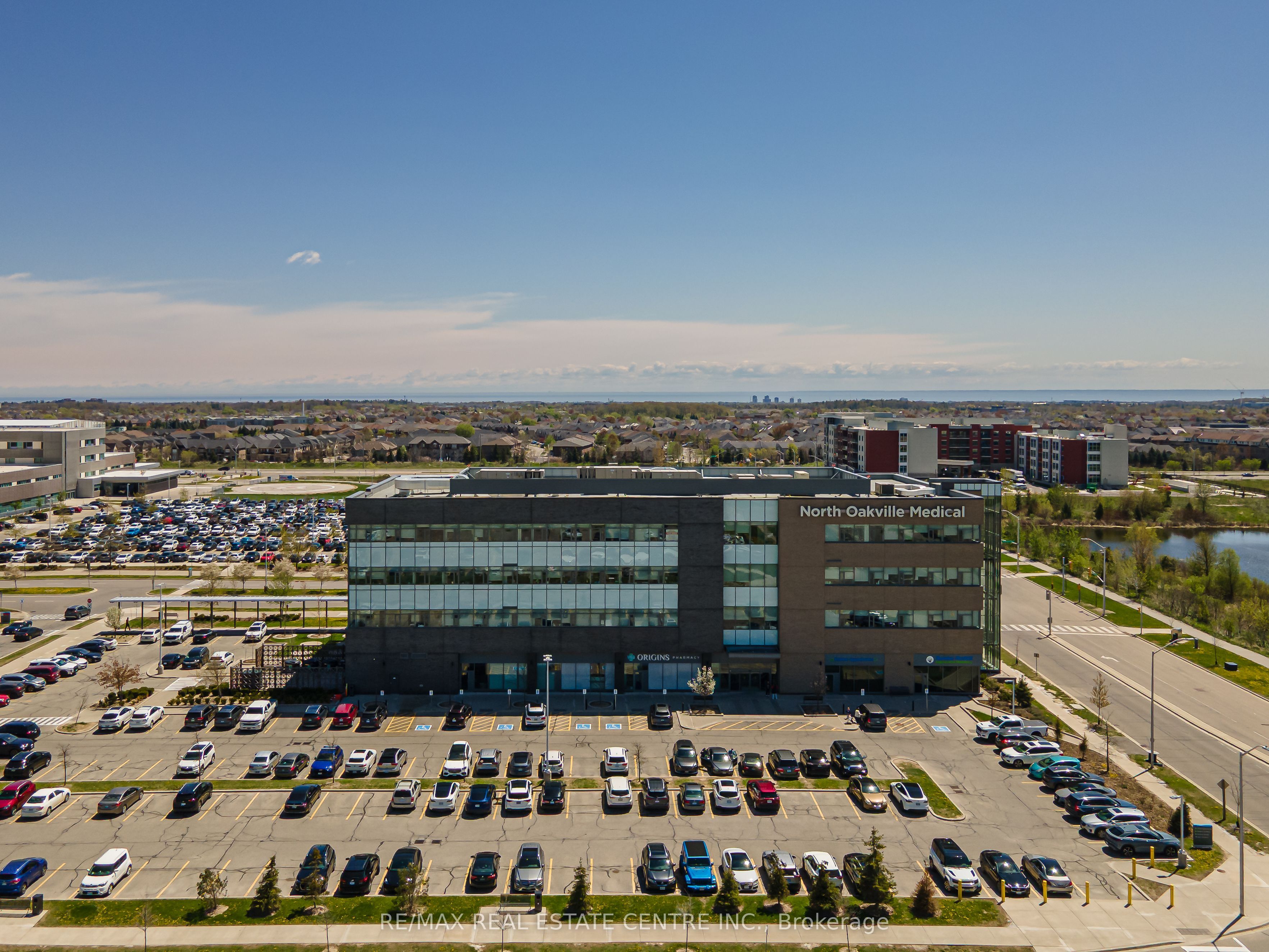 #408 - 3075 Hospital Gate Property Photo 2