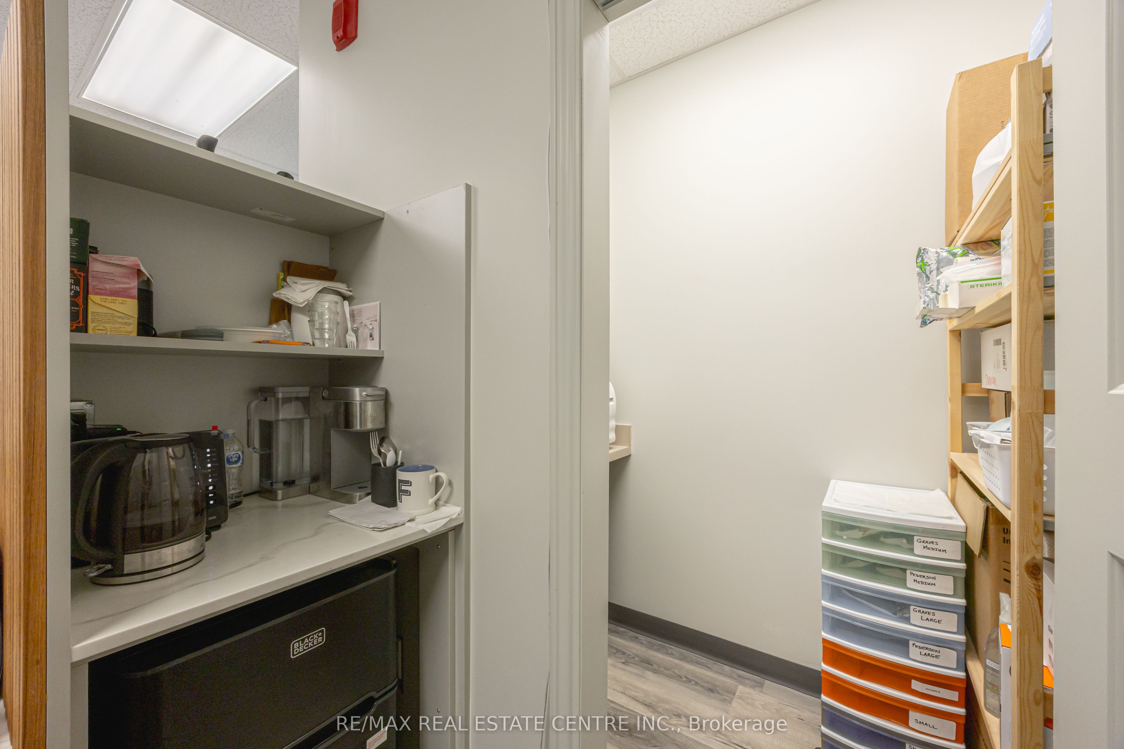 #408 - 3075 Hospital Gate Property Photo 10