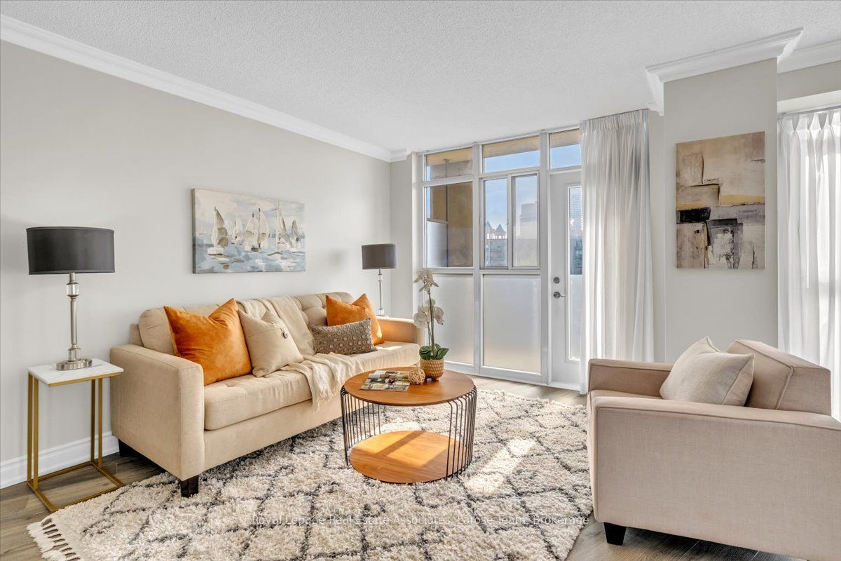 #1706 - 3 Marine Parade Drive Property Photo 4