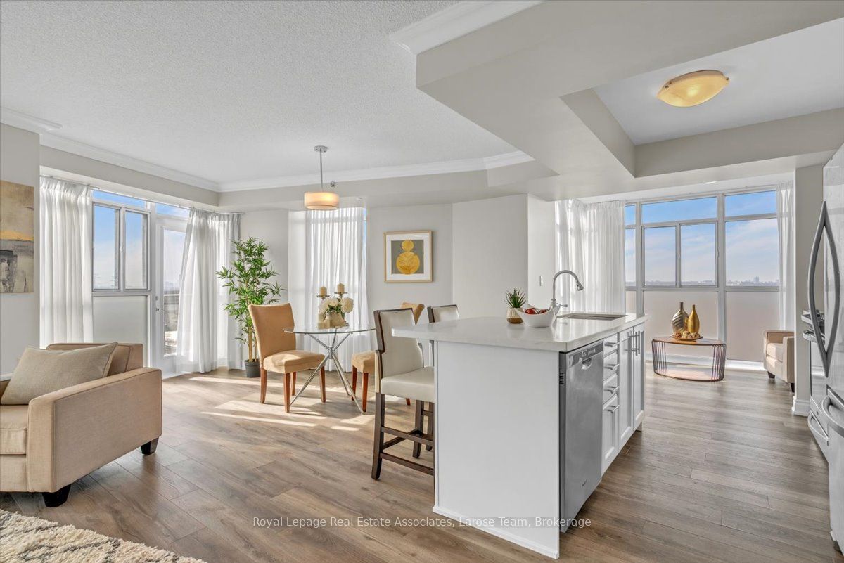 #1706 - 3 Marine Parade Drive Property Photo 8