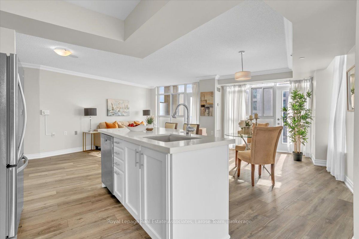 #1706 - 3 Marine Parade Drive Property Photo 9