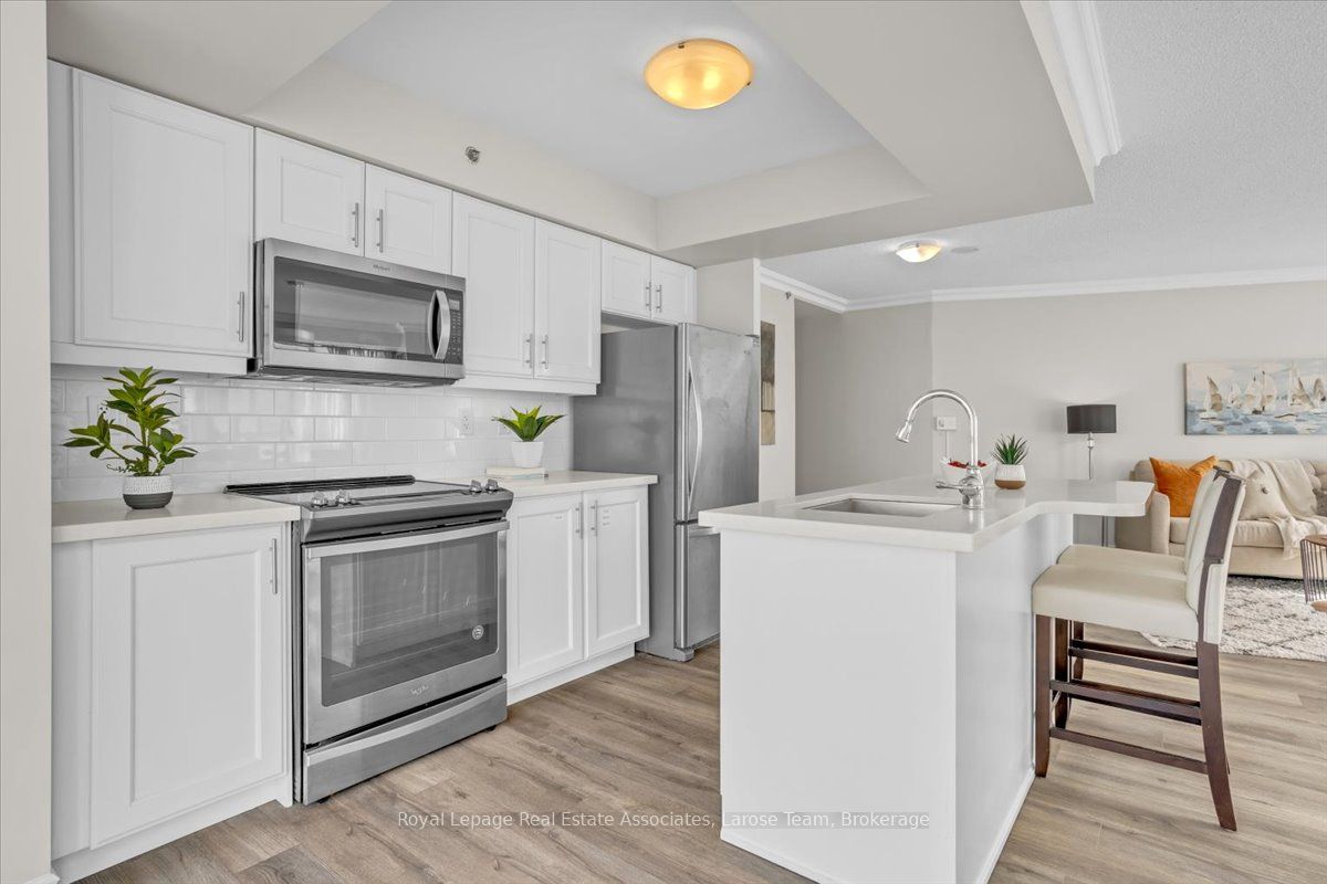 #1706 - 3 Marine Parade Drive Property Photo 13
