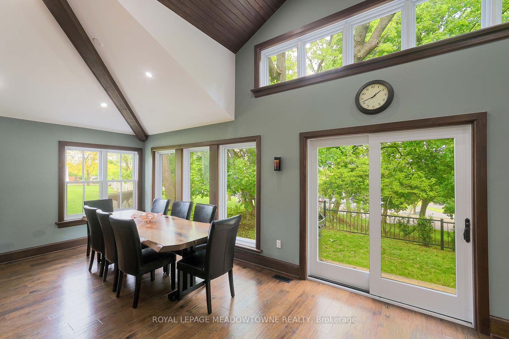 307 Queen Street Property Photo 11