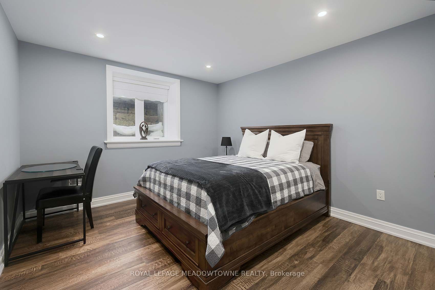 307 Queen Street Property Photo 22
