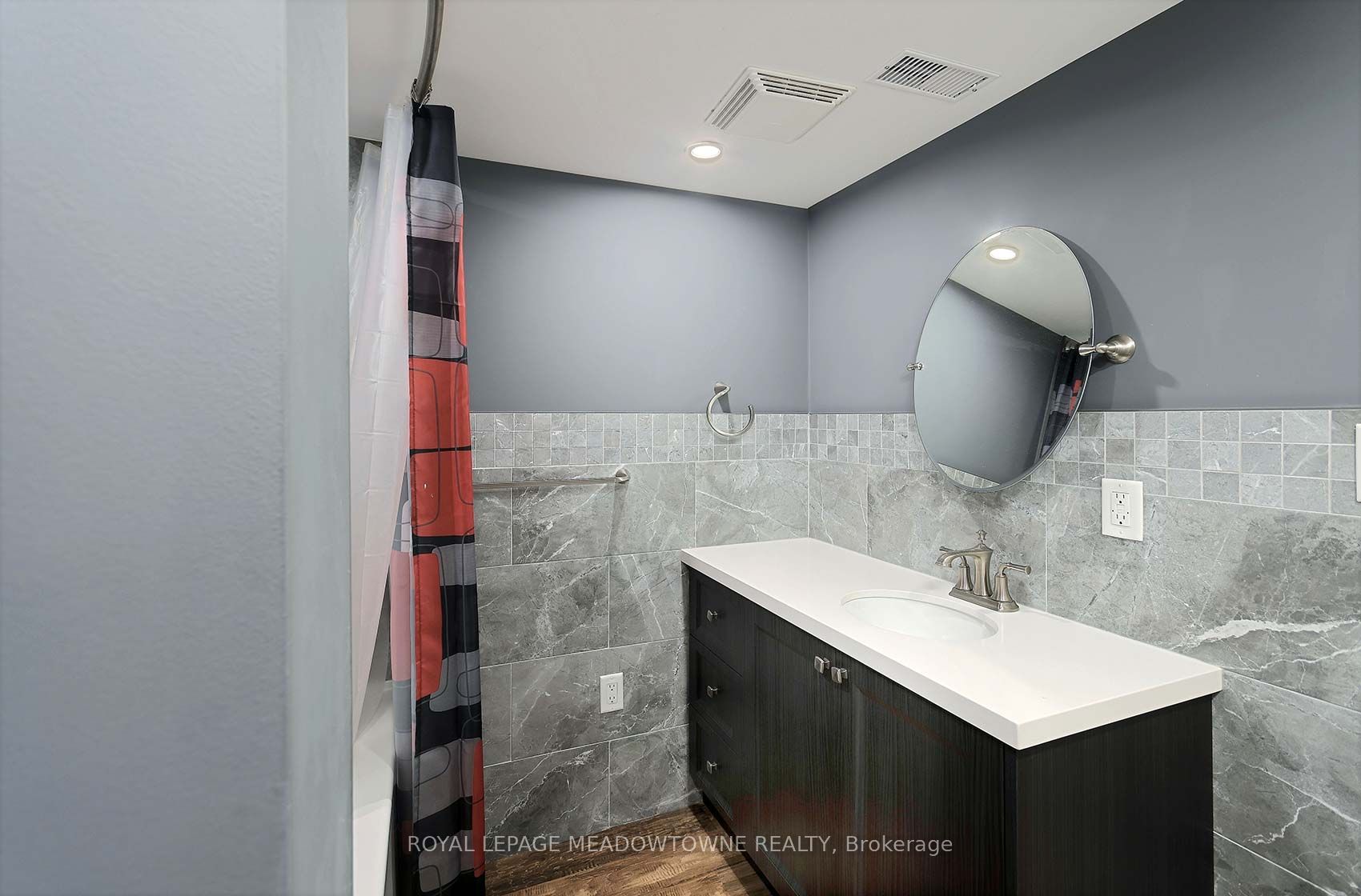 307 Queen Street Property Photo 24