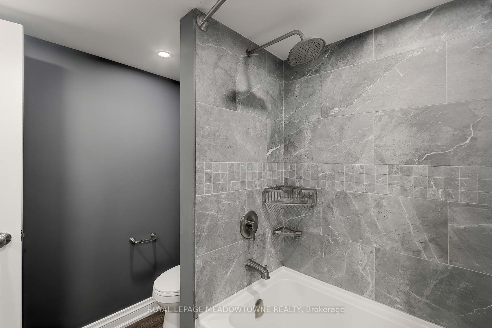 307 Queen Street Property Photo 25