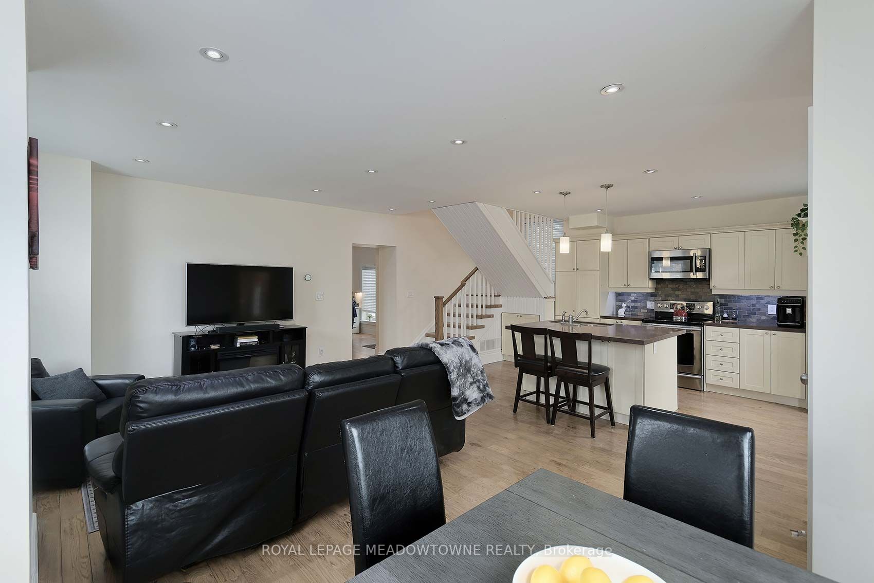 307 Queen Street Property Photo 30