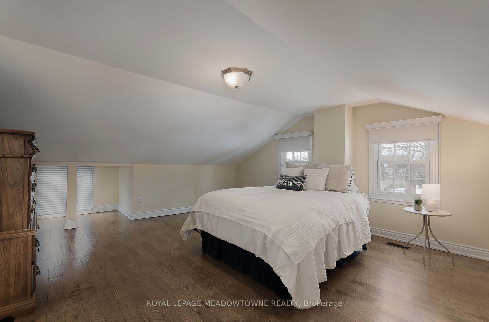 307 Queen Street Property Photo 36