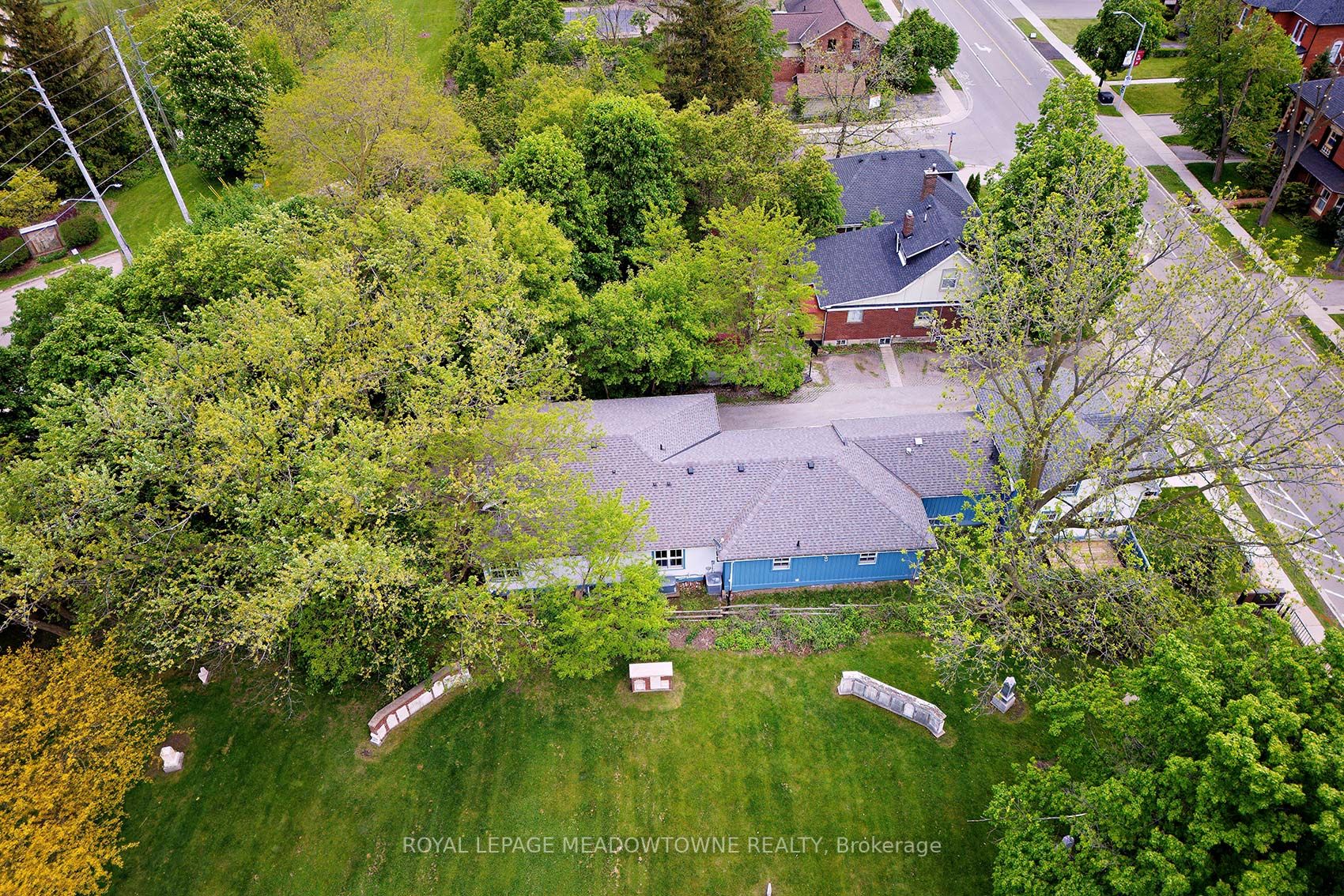 307 Queen Street Property Photo 40