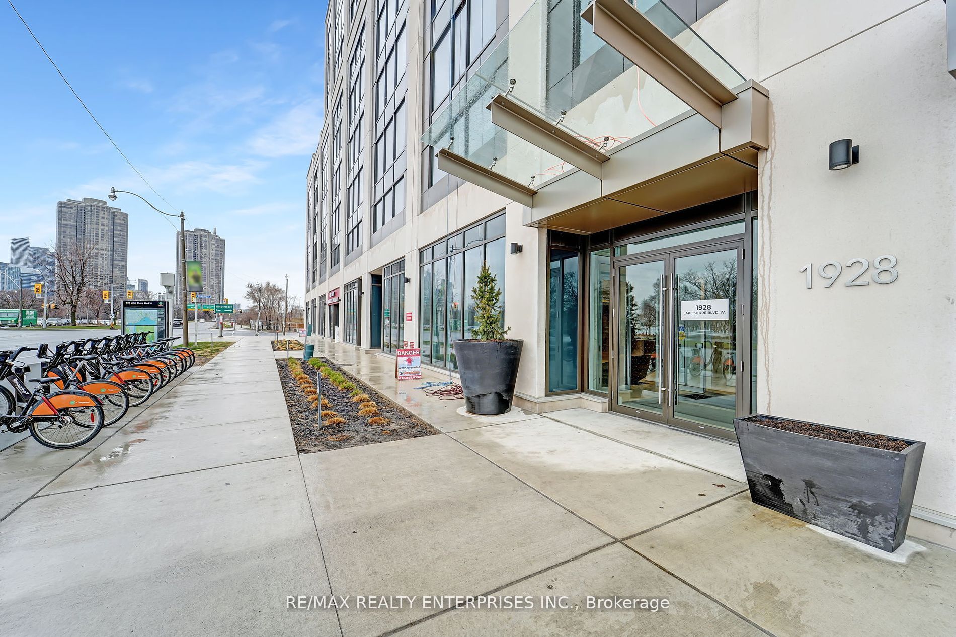#4205 - 1928 Lakeshore Boulevard Property Photo 3