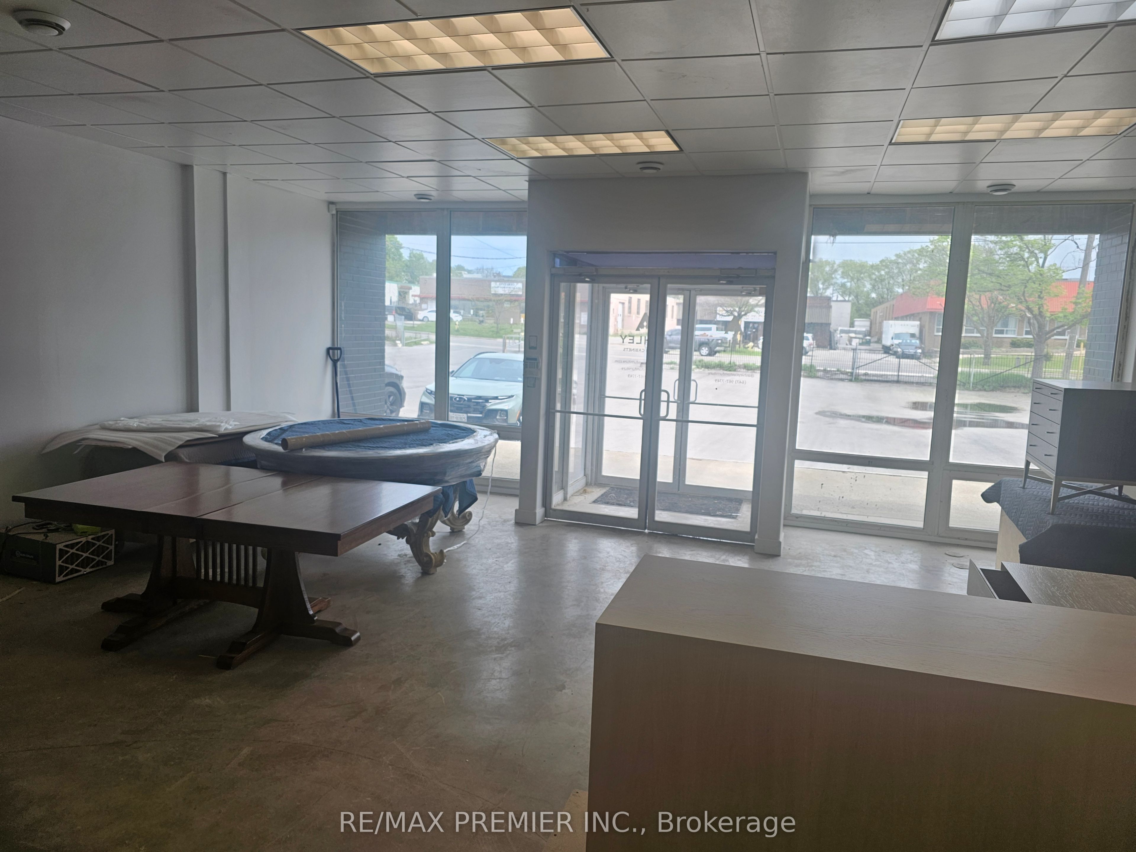 138 Oakdale Road Property Photo 1