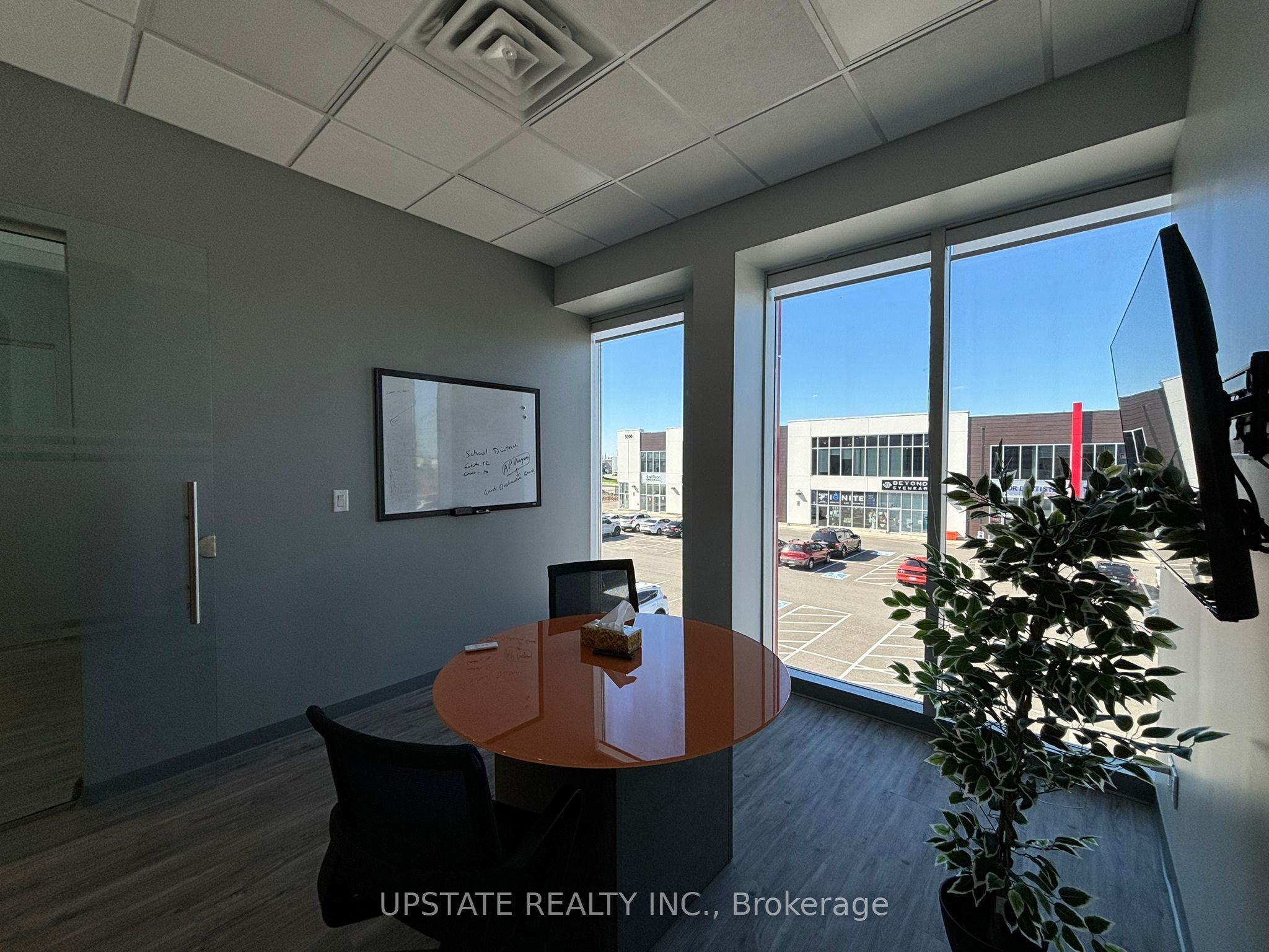 9280 Goreway Dr Property Photo 11