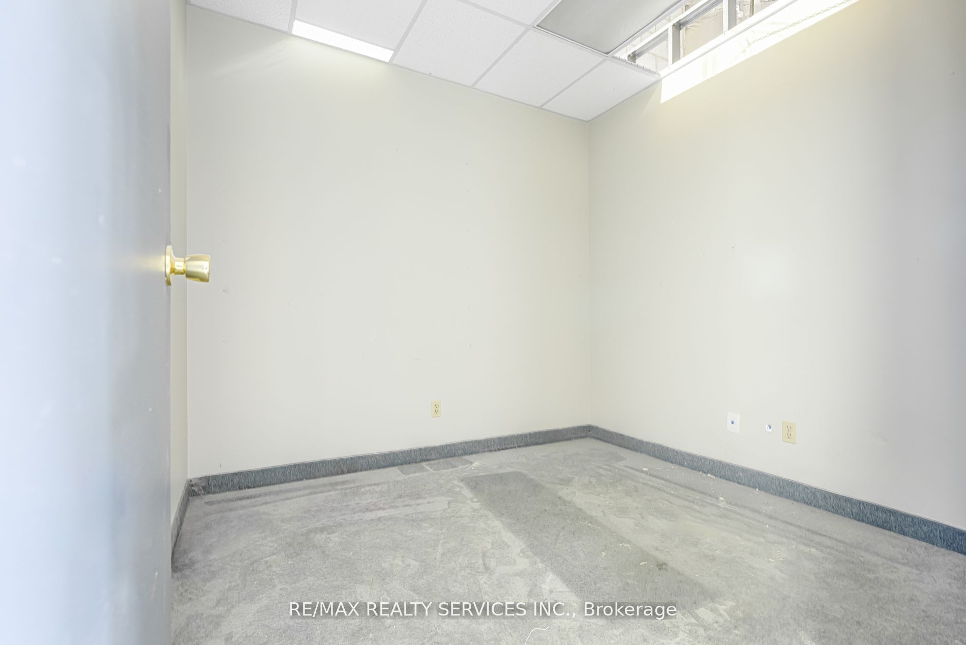 6660 Kennedy Rd Property Photo 12