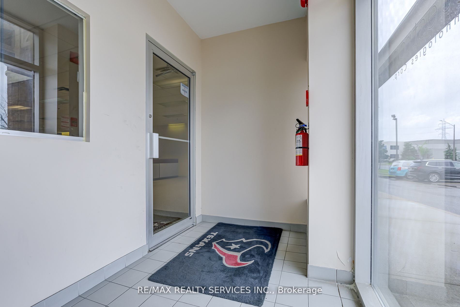 6660 Kennedy Rd Property Photo 6