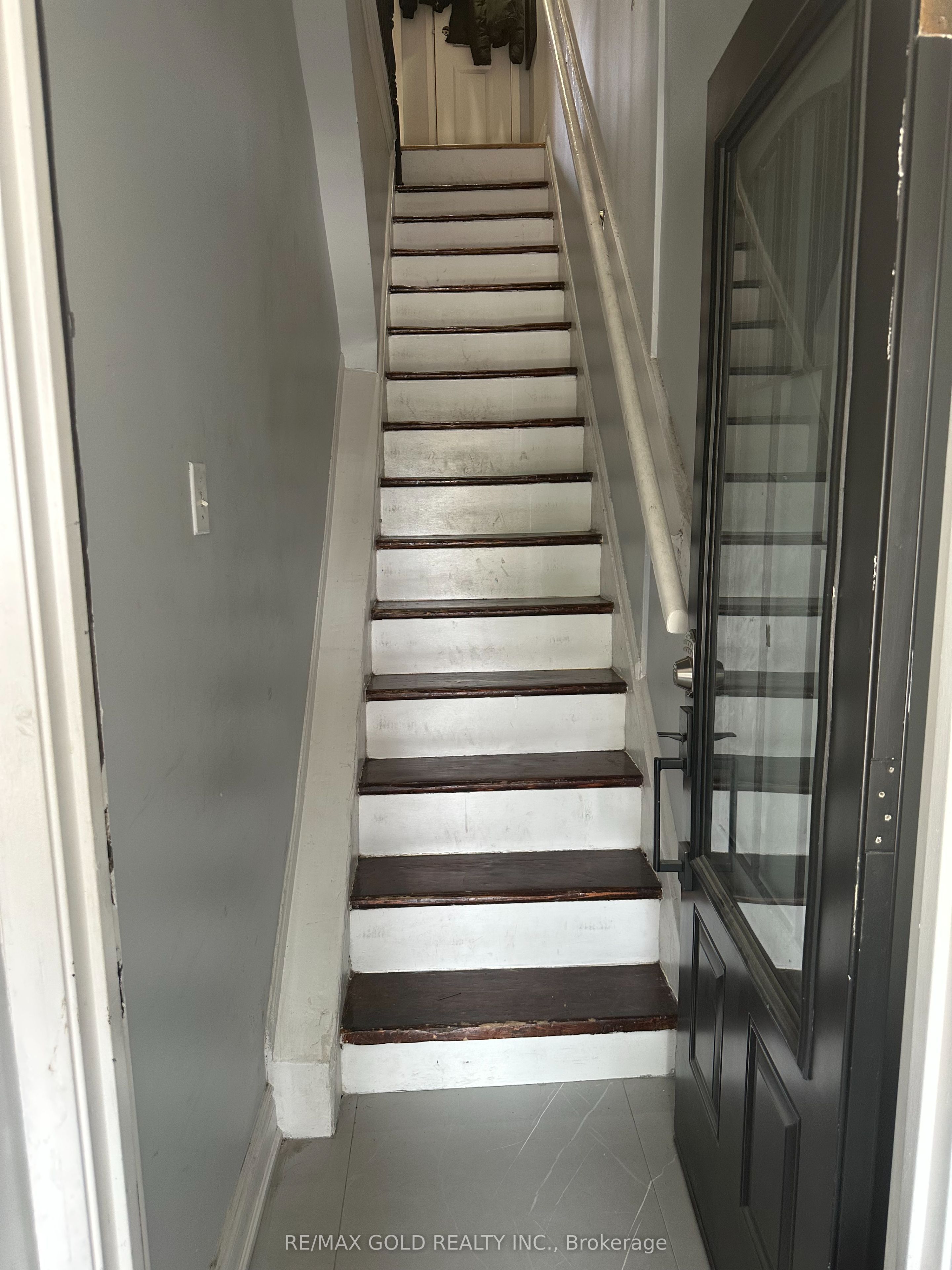 1085 Weston Road Property Photo 3