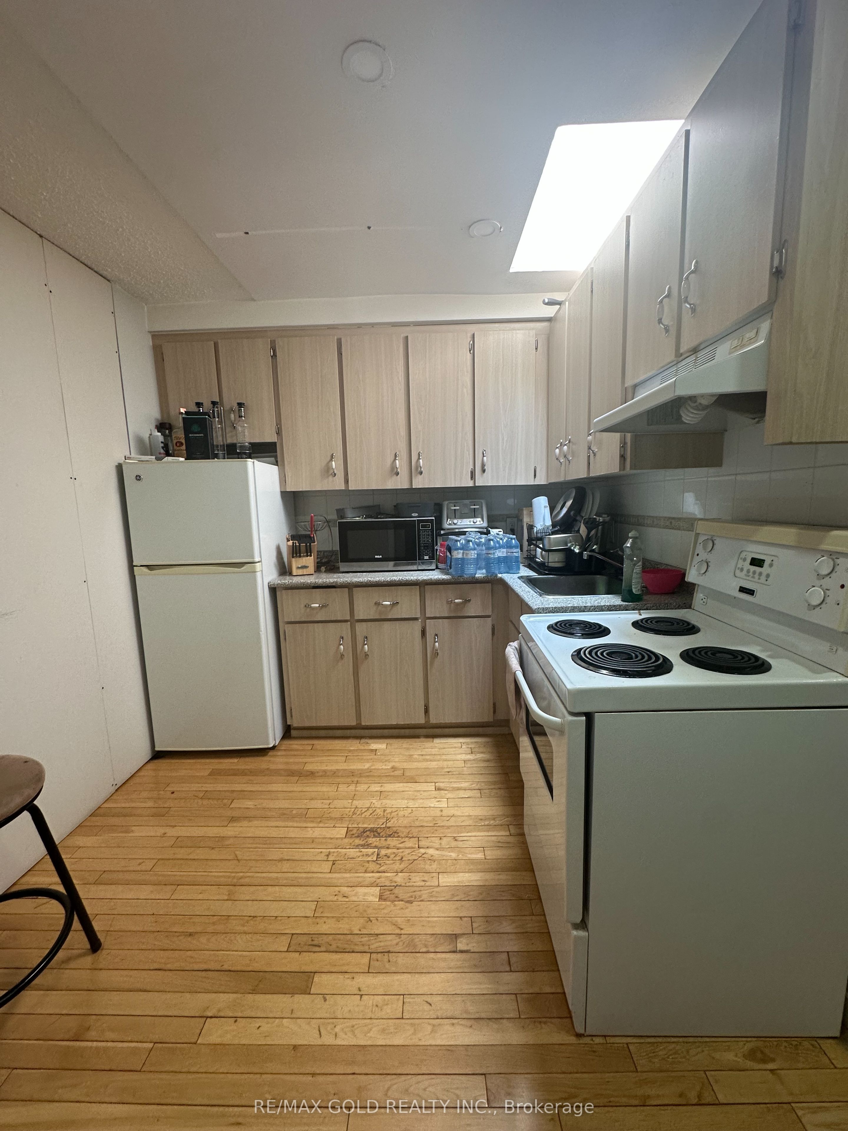 1085 Weston Road Property Photo 7