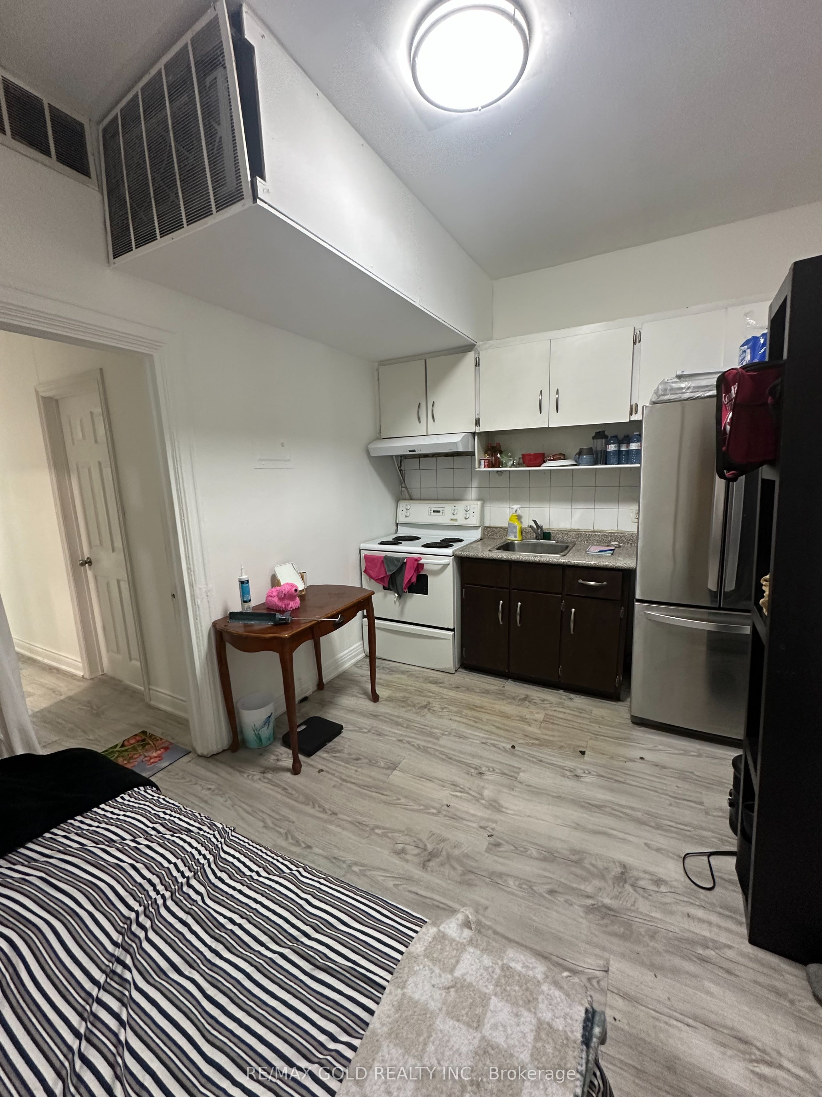 1085 Weston Road Property Photo 15
