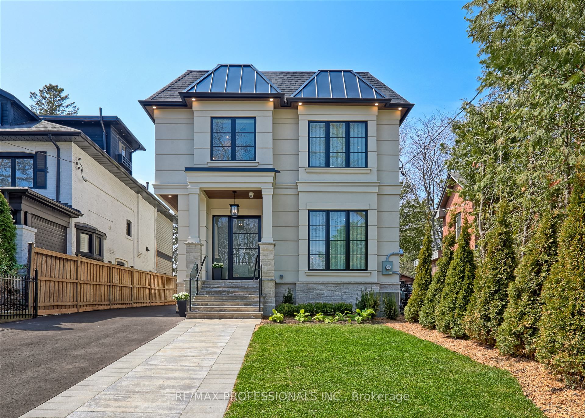 466 Prince Edward Drive N Property Photo 2