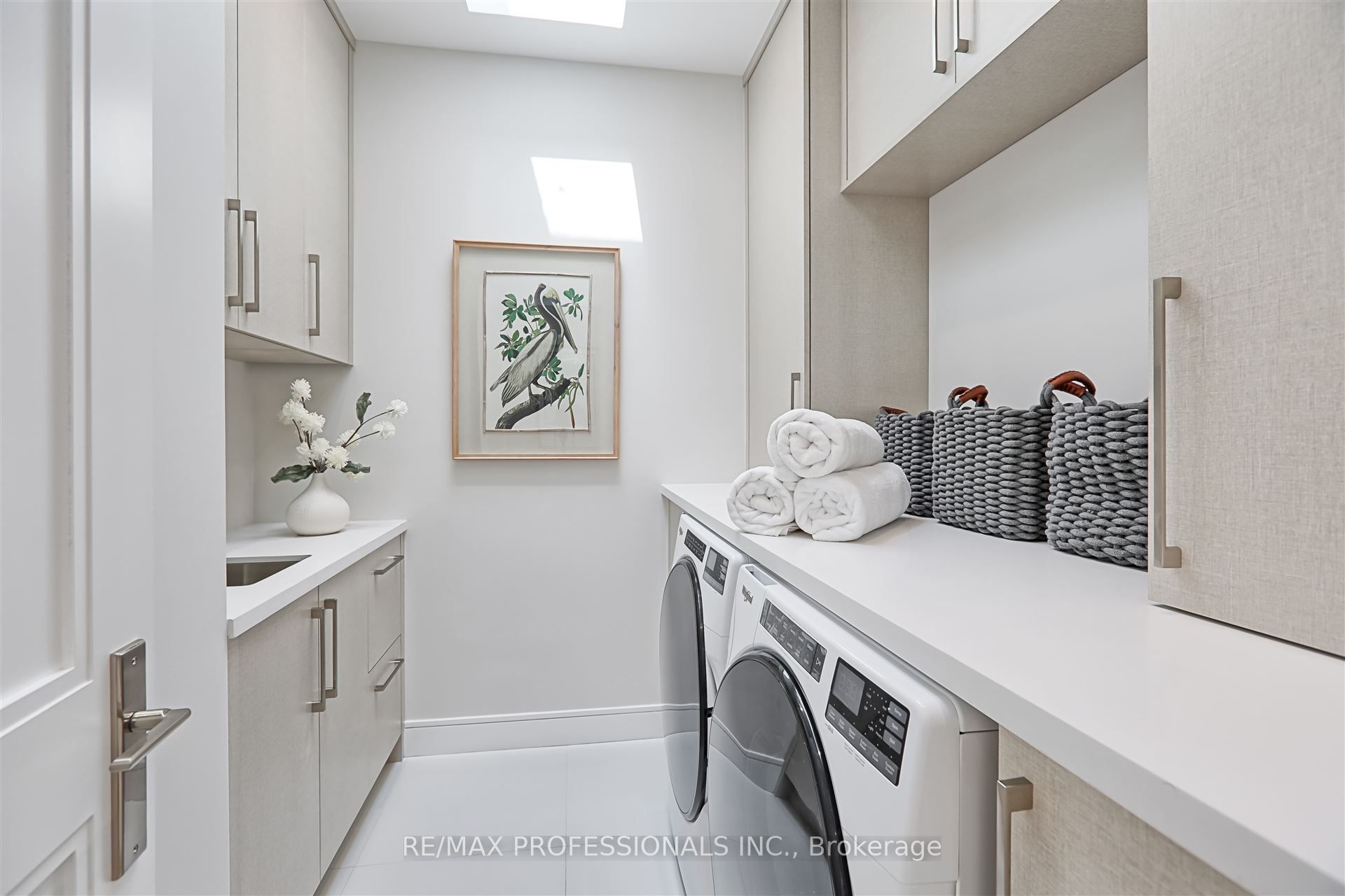 466 Prince Edward Drive N Property Photo 34