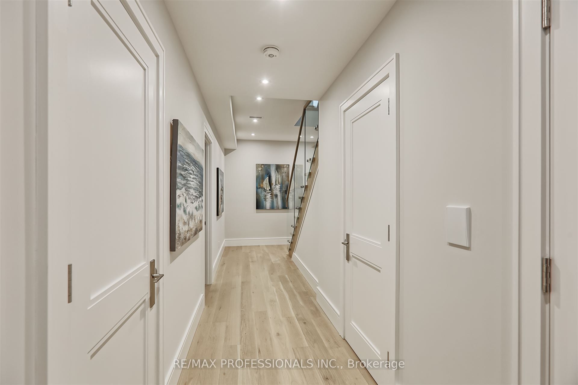 466 Prince Edward Drive N Property Photo 35