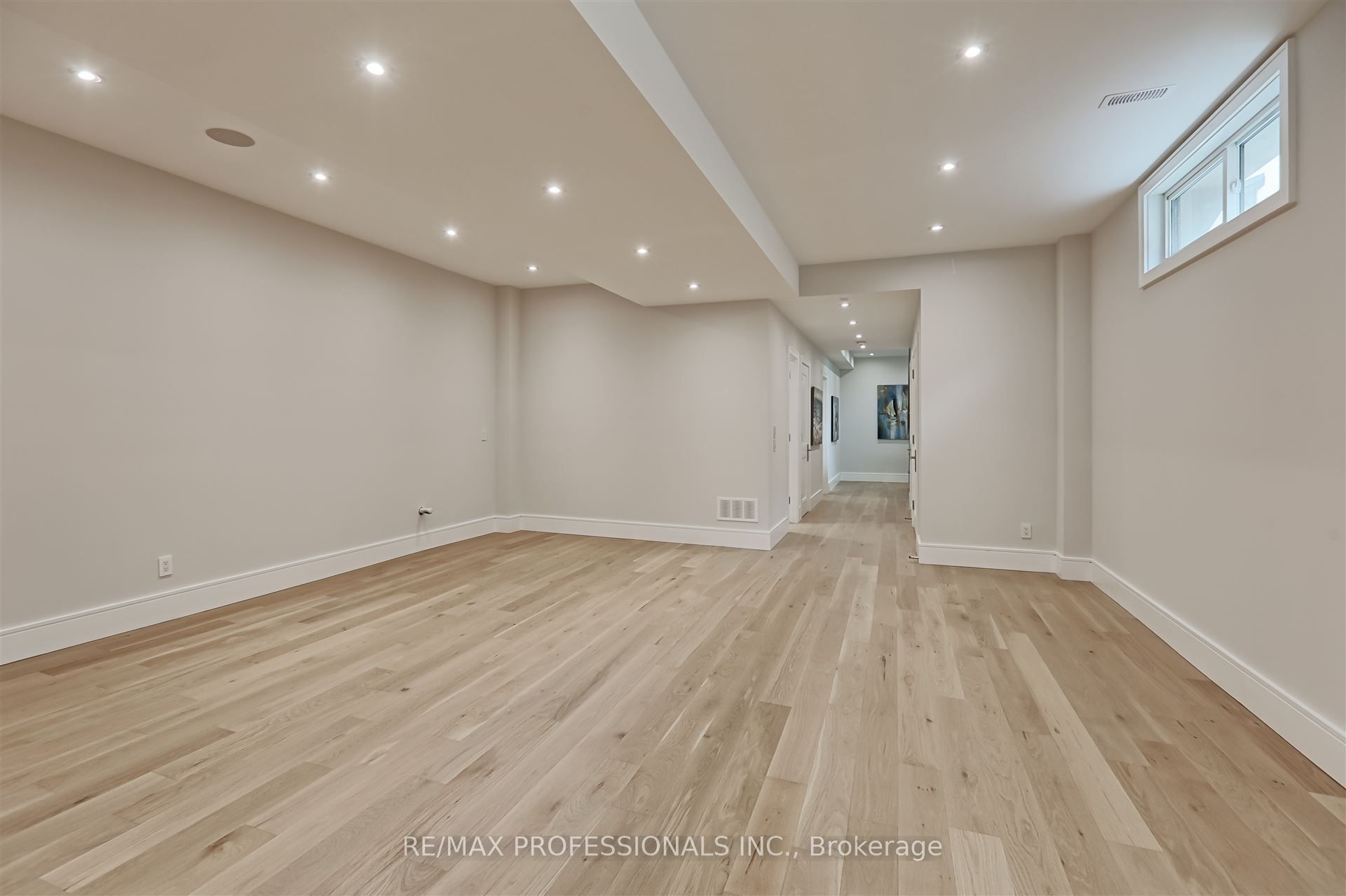 466 Prince Edward Drive N Property Photo 36