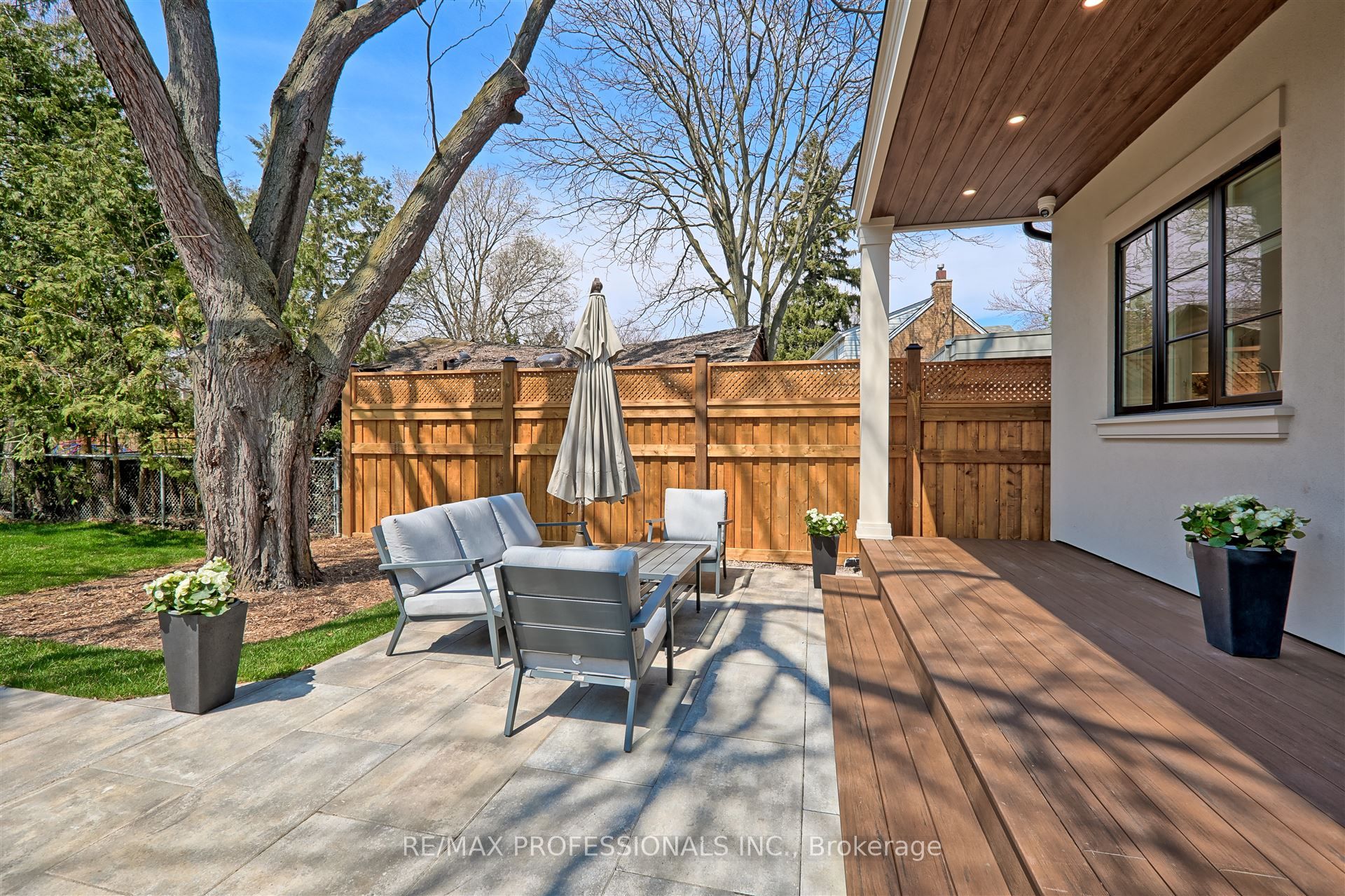 466 Prince Edward Drive N Property Photo 45
