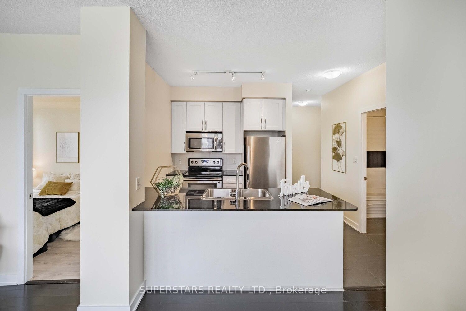 #2102 - 4065 Brickstone Mews Property Photo 12