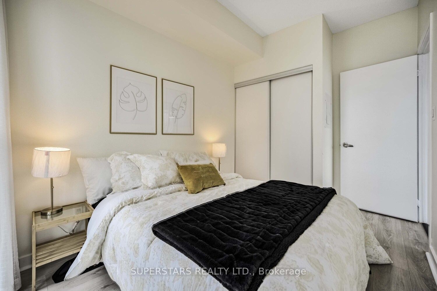#2102 - 4065 Brickstone Mews Property Photo 20