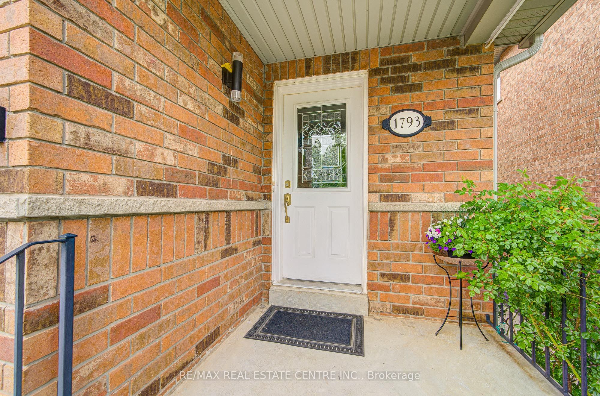 1793 Creek Way Property Photo 11