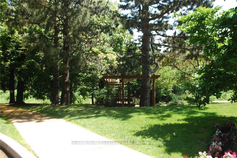 3100 Kirwin Avenue 704 Property Photo 4