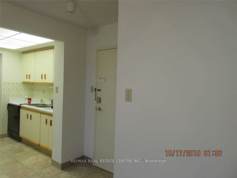 3100 Kirwin Avenue 704 Property Photo 5