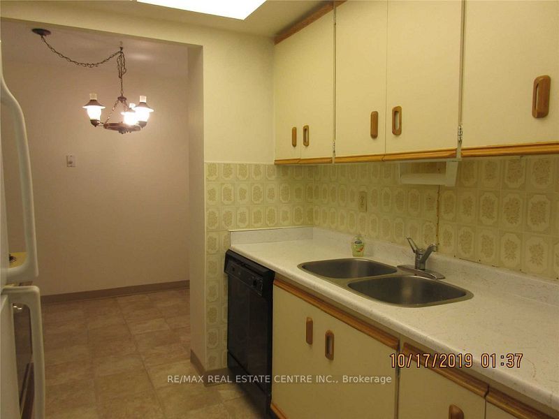 3100 Kirwin Avenue 704 Property Photo 8