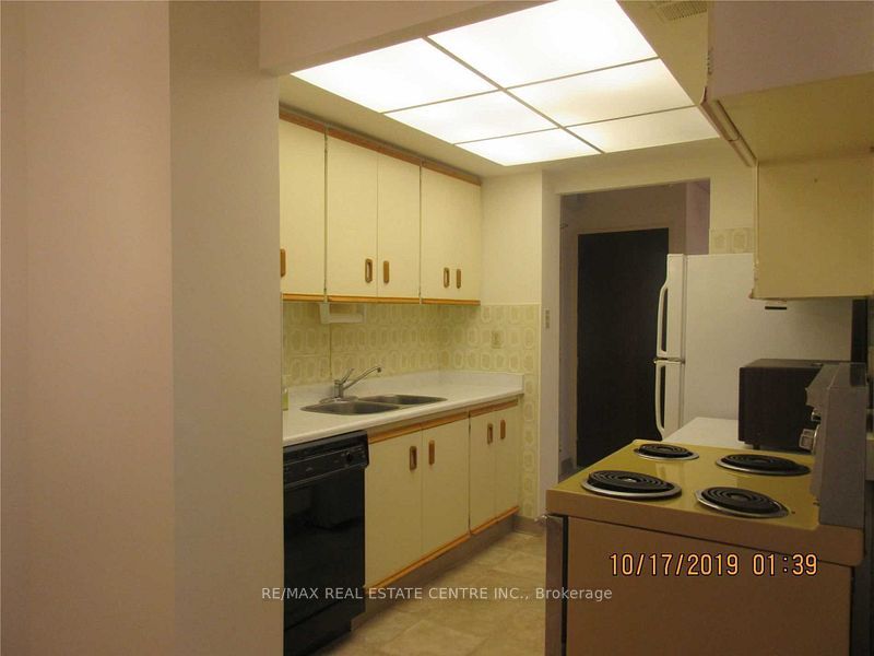 3100 Kirwin Avenue 704 Property Photo 9