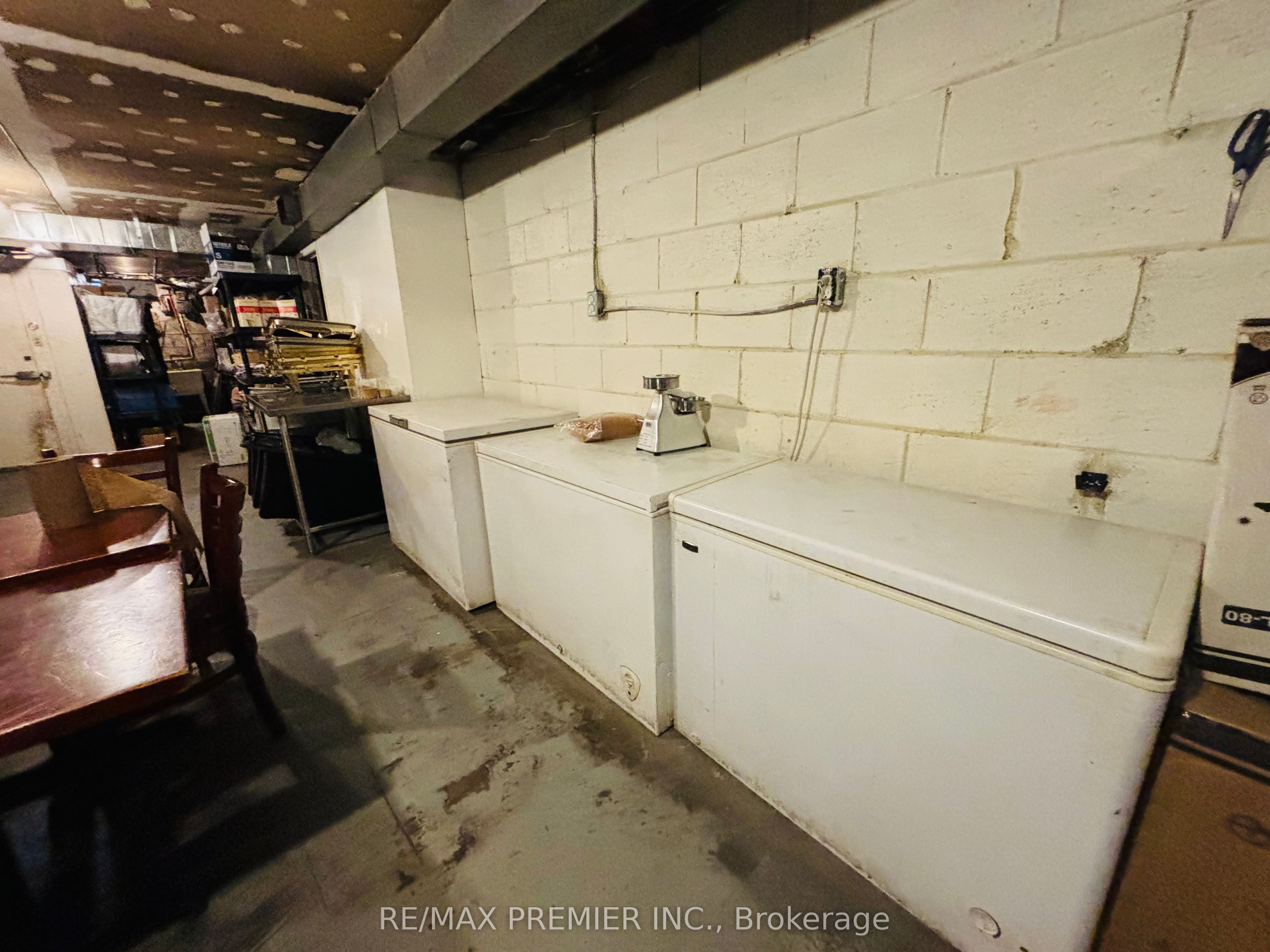 2985 Islington Avenue Property Photo 6