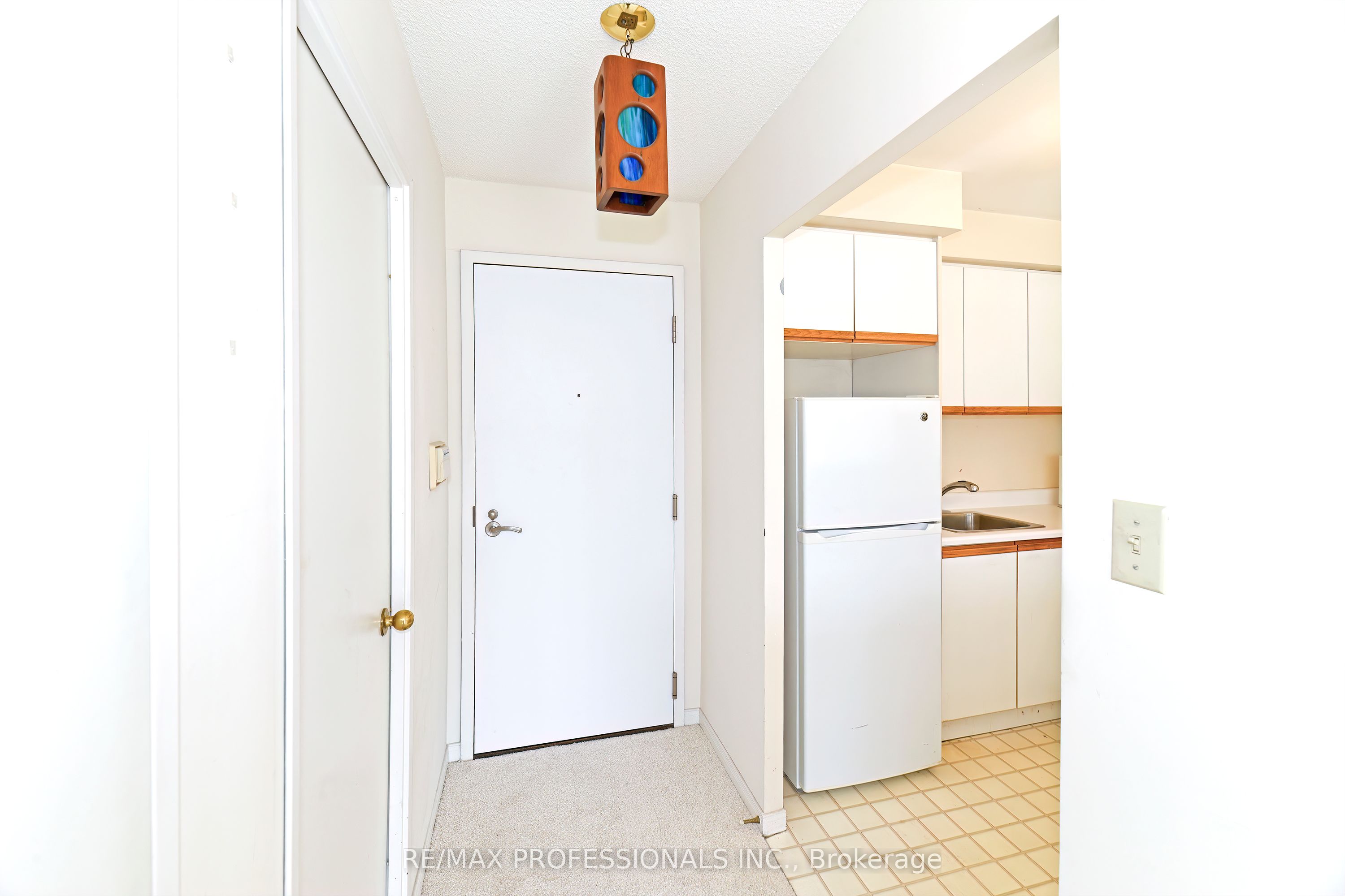 2261 Lakeshore Boulevard W 528 Property Photo 2