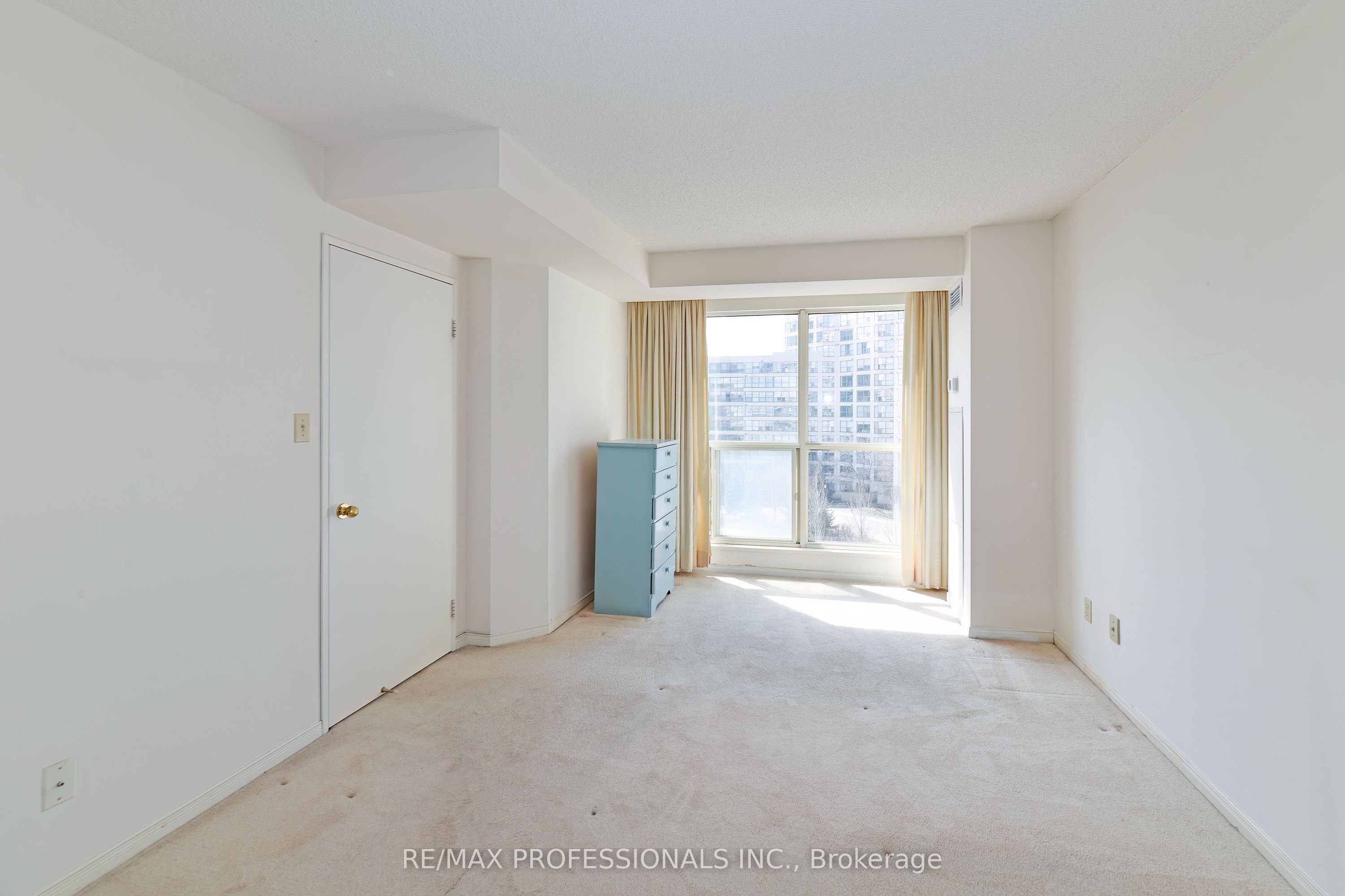 2261 Lakeshore Boulevard W 528 Property Photo 13