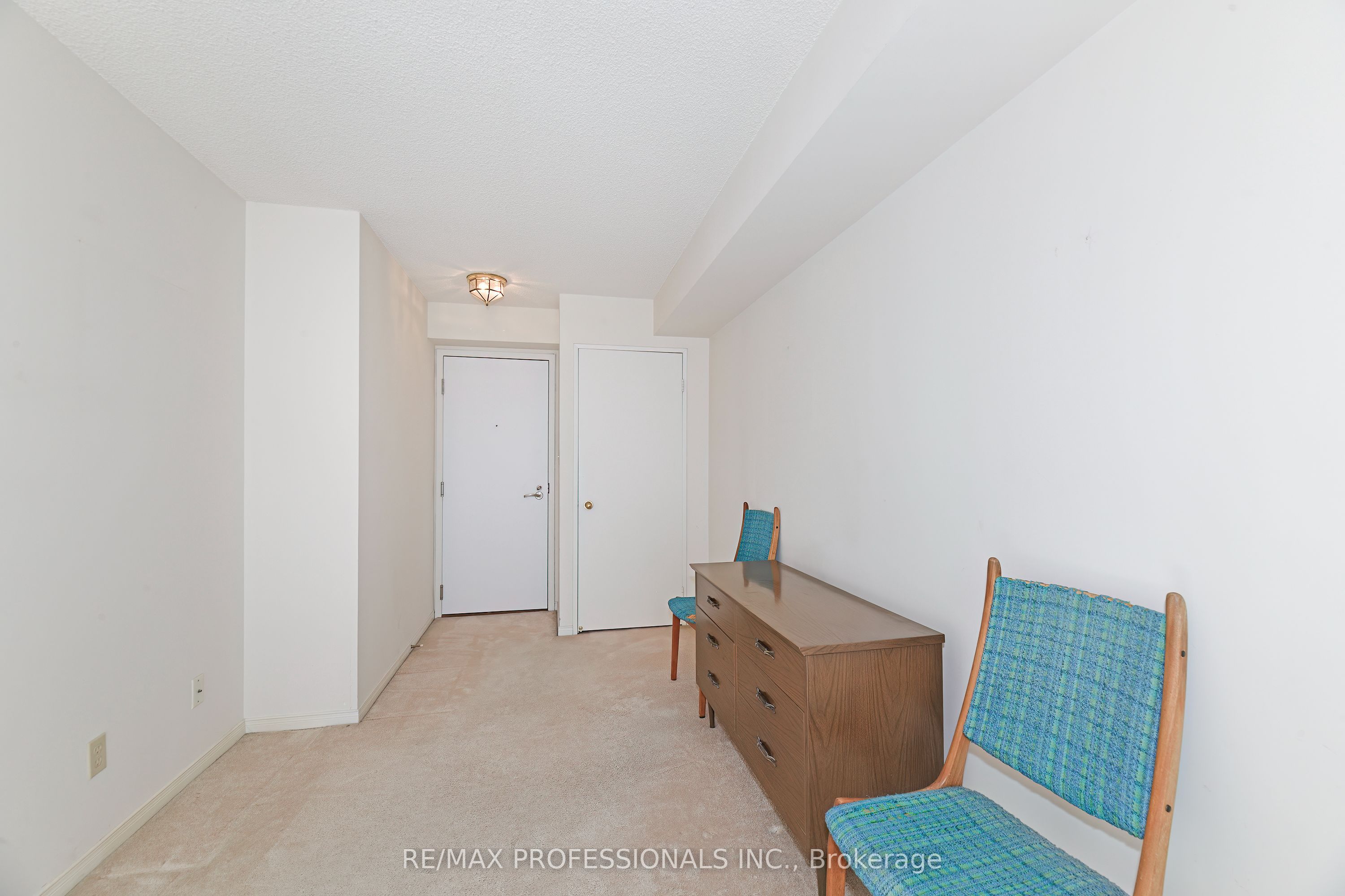 2261 Lakeshore Boulevard W 528 Property Photo 16