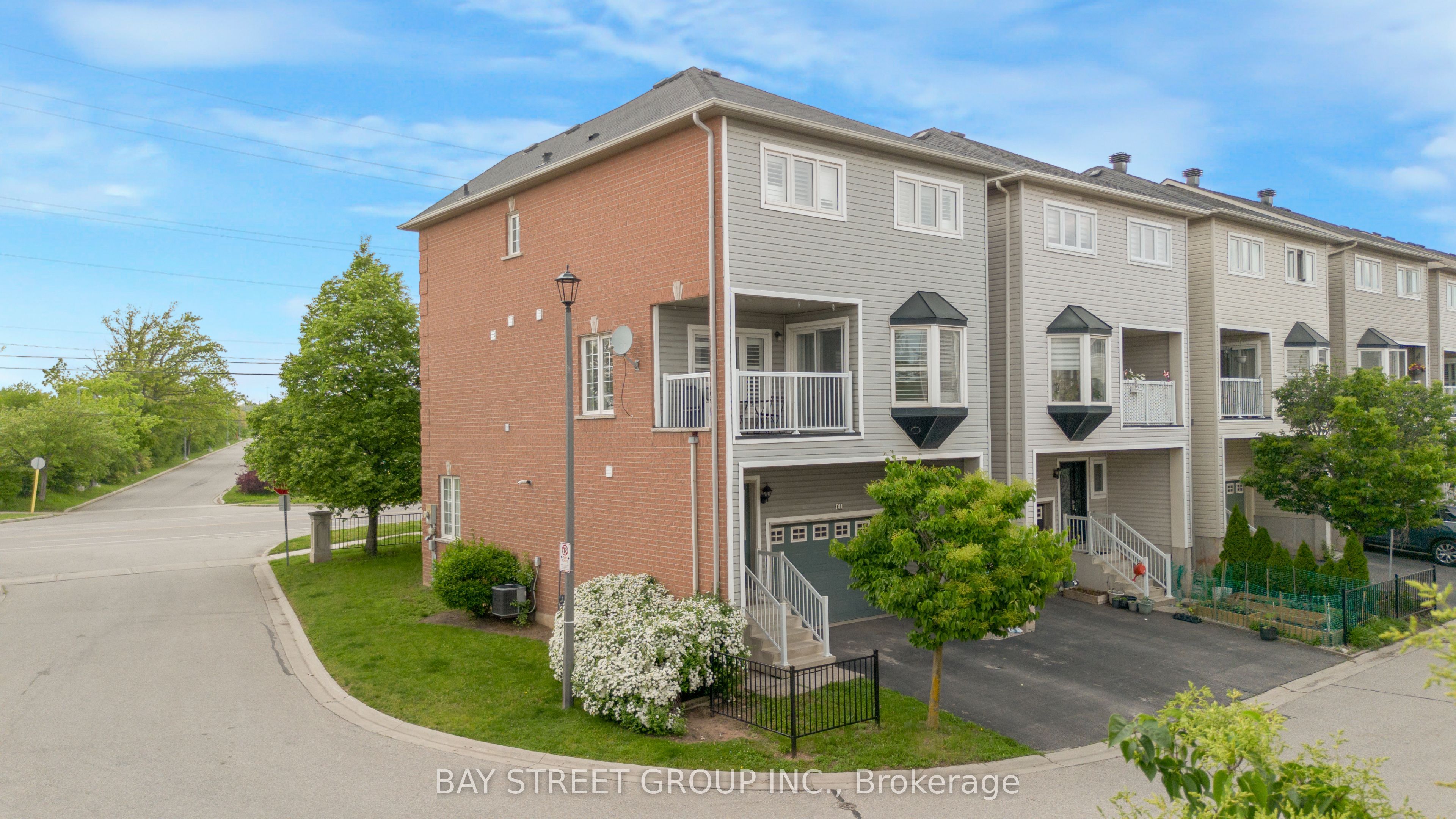 #61 - 5090 Fairview Street Property Photo 4