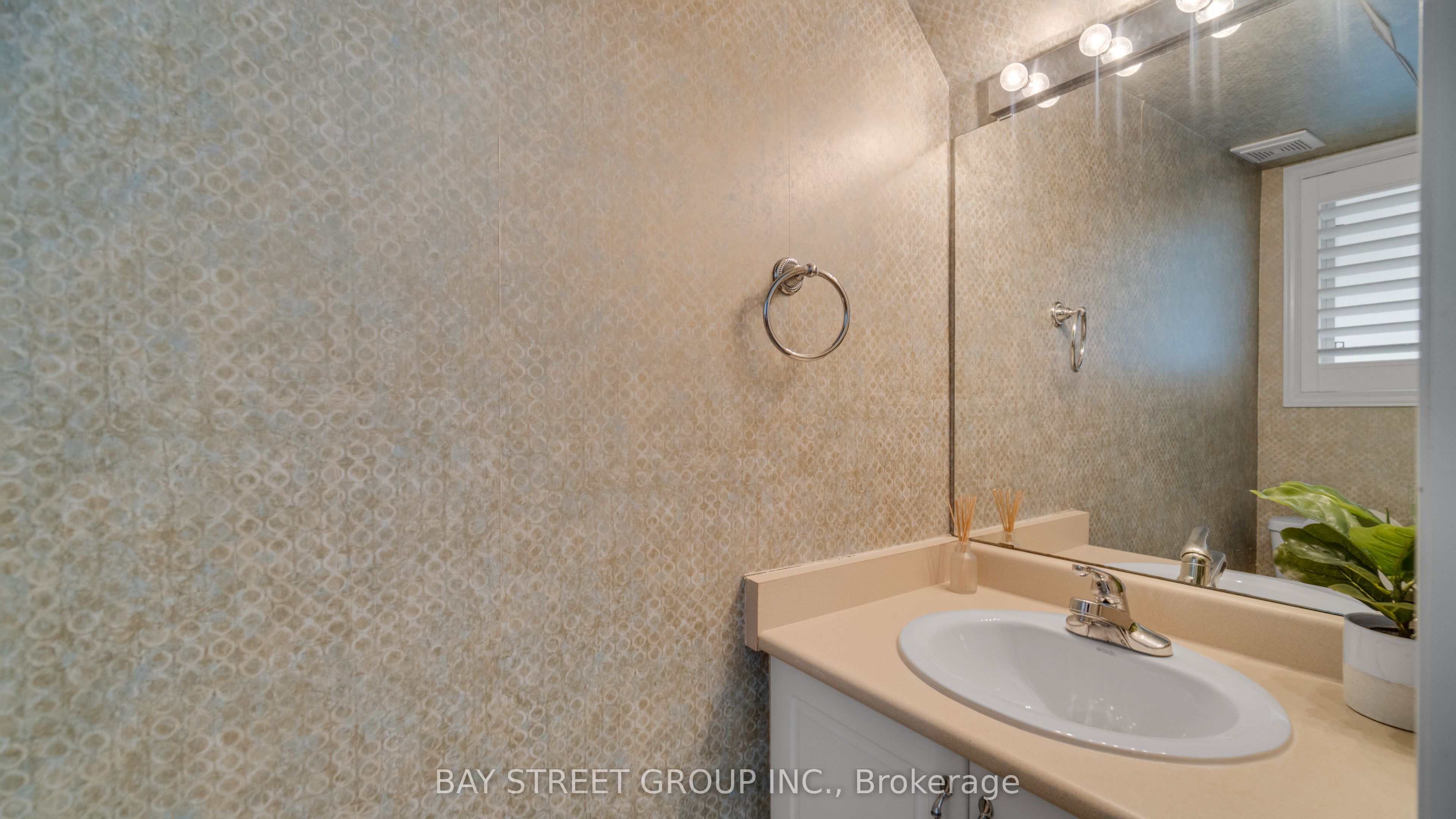 #61 - 5090 Fairview Street Property Photo 11